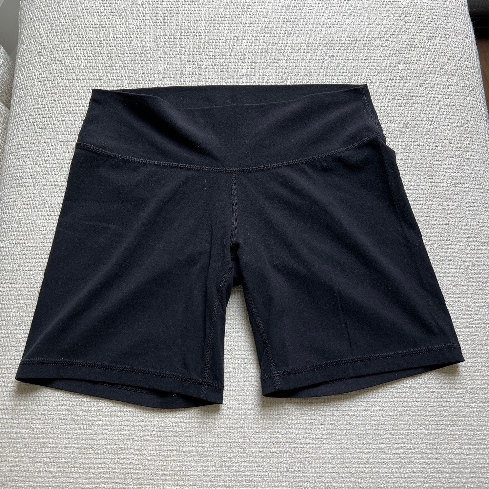 Aritzia TnAction Butter 5" Bike Shorts - Black - Large